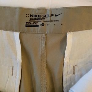 LIKE NEW - Nike Golf Shorts In Khaki. Size 33